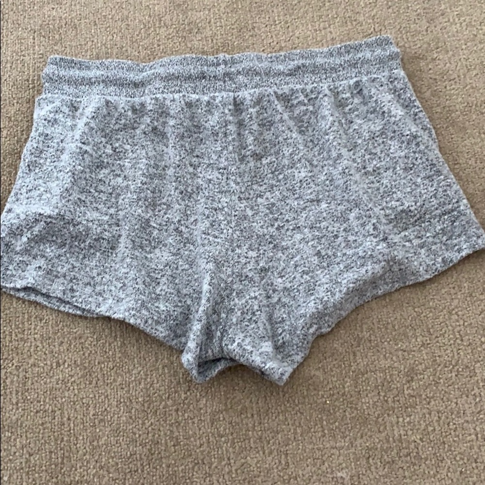 Urban outfitters out from under grey shorts - Picture 7 of 7